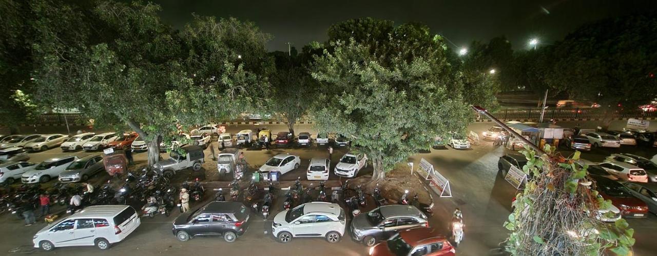 Hotel Multitech Premium Chandīgarh Exterior foto